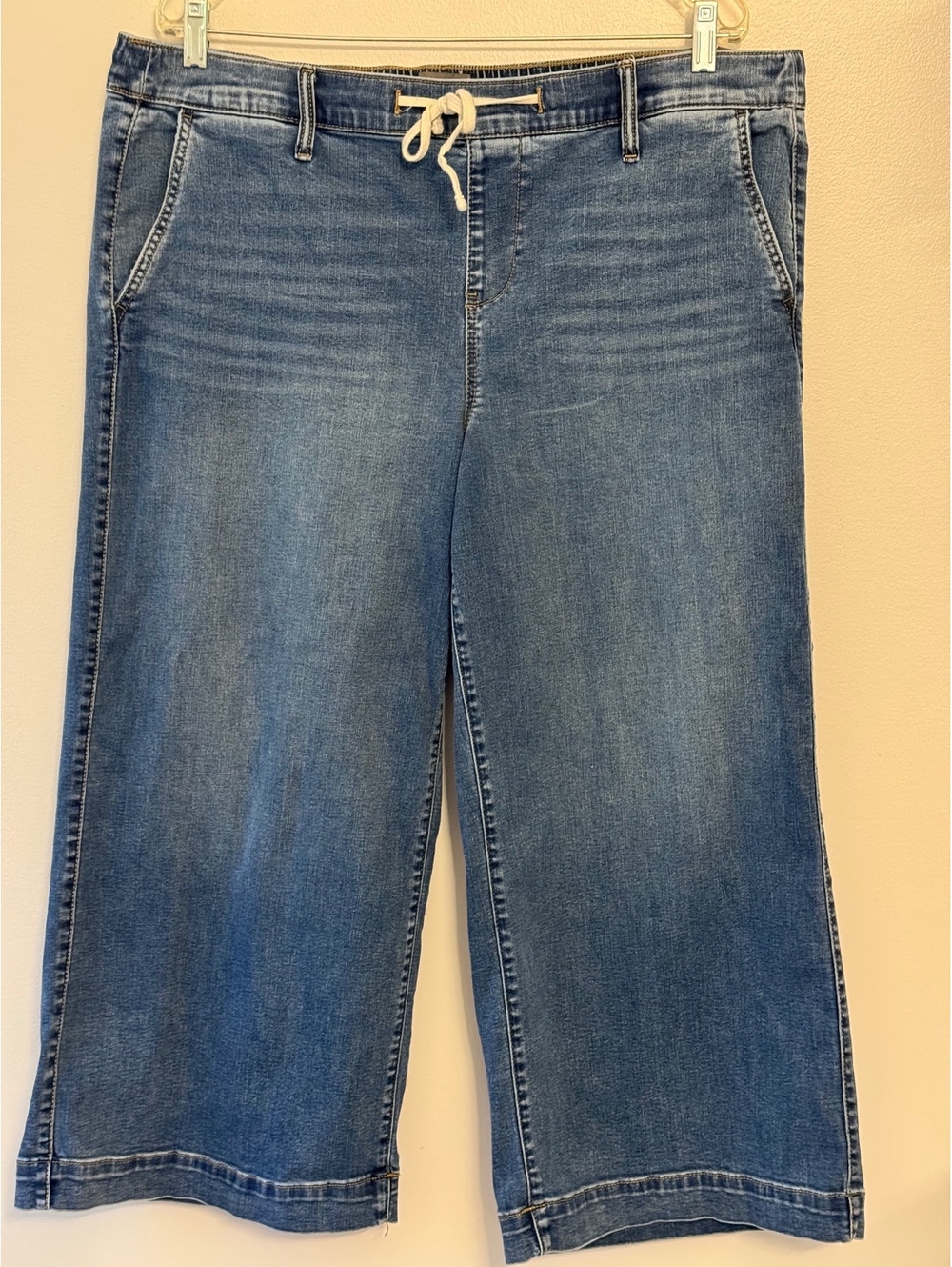 Torrid #FeelTheFit Denim wide leg Pants Size 2